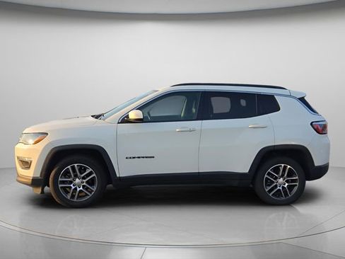 Used 2020 Jeep Compass Latitude FWD image 3