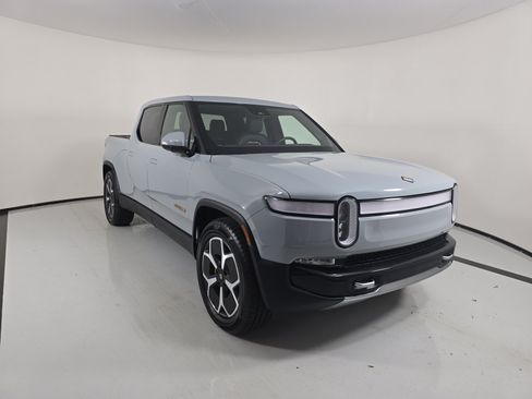 Used 2024 Rivian R1T Adventure AWD/4WD image 7