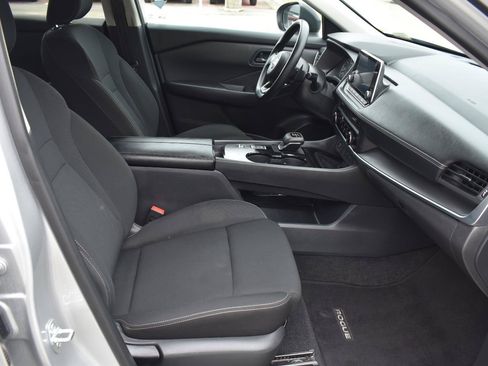 Used 2024 Nissan Rogue S FWD image 56