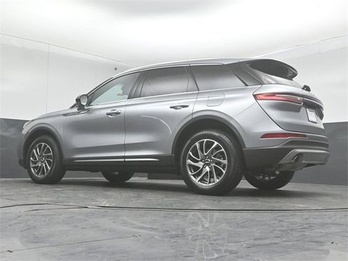 Certified 2022 Lincoln Corsair Standard w/ Equipment Group 101A image 41