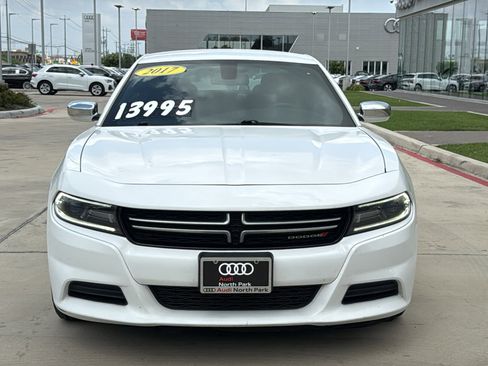 Used 2017 Dodge Charger SE w/ Popular Equipment Group RWD image 2