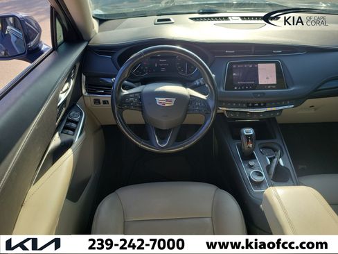 Used 2019 Cadillac XT4 Premium Luxury FWD image 17
