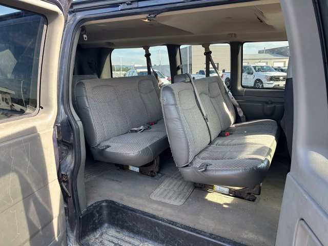 Used 2007 GMC Savana 2500 Passenger RWD image 10