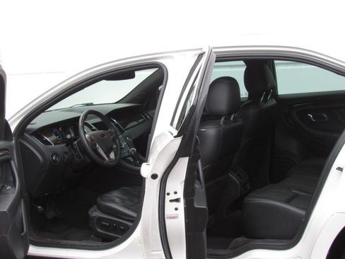 Used 2018 Ford Taurus Limited AWD/4WD image 13