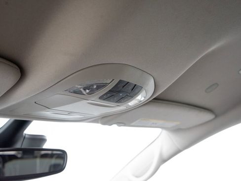 Used 2023 Chrysler Pacifica Touring-L FWD image 33