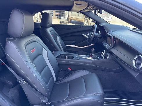 Used 2018 Chevrolet Camaro SS w/ LPO RS/SS Interior Package RWD image 29