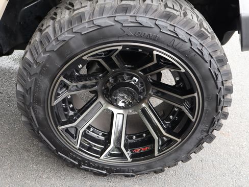 Used 2016 Jeep Wrangler Unlimited Sahara w/ Dual Top Group AWD/4WD image 15