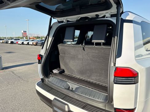 Used 2025 Lexus GX 550 w/ Accessory Package (2T) AWD/4WD image 18