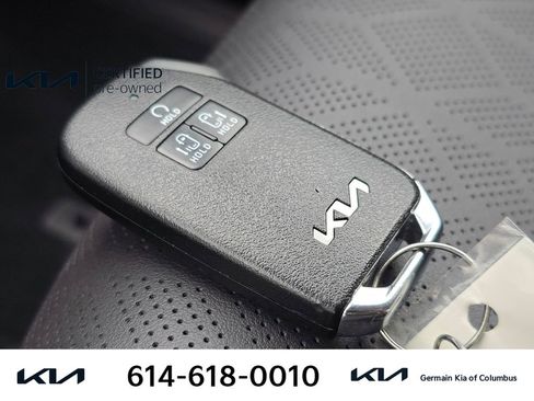 Used 2024 Kia Carnival EX FWD image 34
