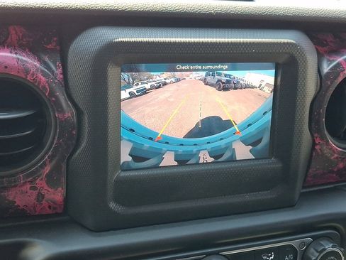 Used 2021 Jeep Wrangler Unlimited Sport AWD/4WD image 26