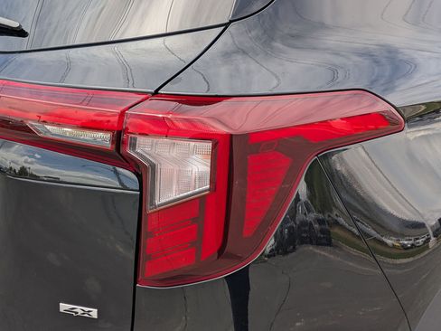 Used 2024 Kia Seltos EX AWD/4WD image 12