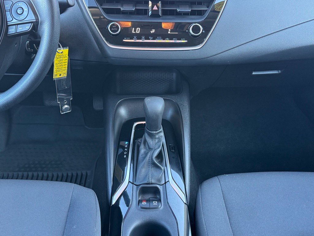 Used 2022 Toyota Corolla LE FWD image 16