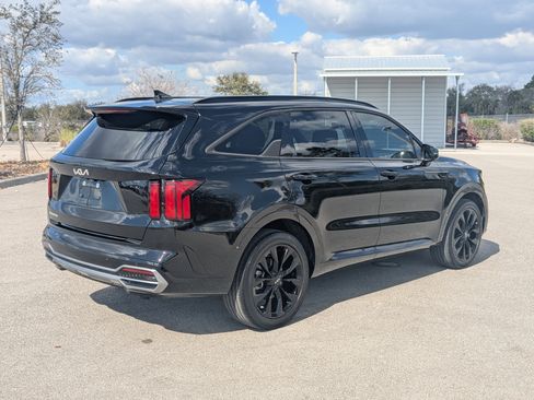 Certified 2023 Kia Sorento SX image 5