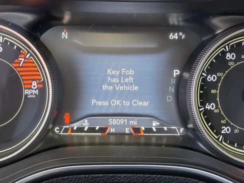 Used 2019 Jeep Cherokee Trailhawk image 23