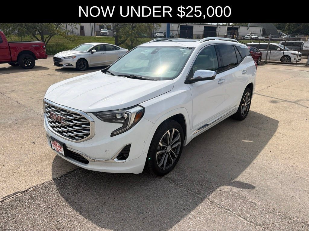 Used 2018 GMC Terrain Denali w/ Advanced Safety Package FWD image 2