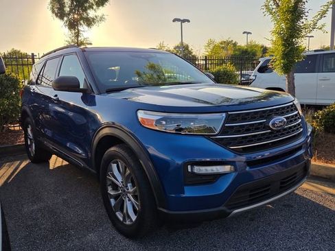 Used 2020 Ford Explorer XLT w/ Equipment Group 202A image 4