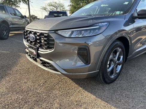 Used 2023 Ford Escape ST-Line w/ Tech Pack #1 FWD image 7