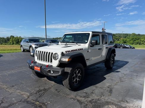 Used 2022 Jeep Wrangler Unlimited Rubicon w/ Cold Weather Group AWD/4WD image 7