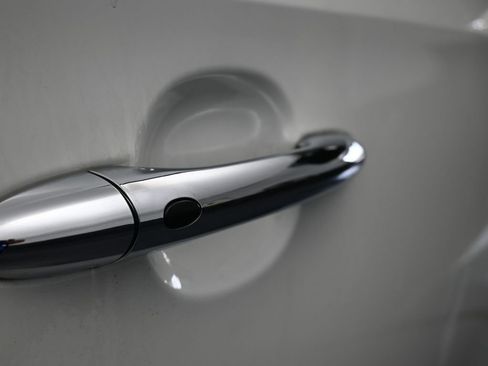 Used 2016 Kia Sedona SX Limited image 51