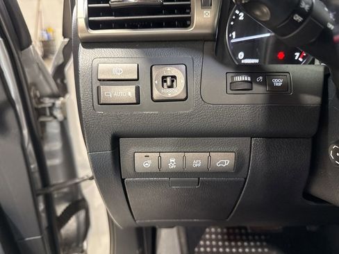 Used 2014 Lexus LX 570 4WD image 20