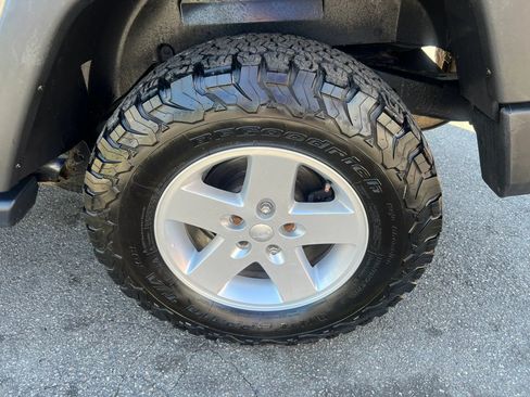 Used 2017 Jeep Wrangler Unlimited Sport w/ Quick Order Package 24S AWD/4WD image 11