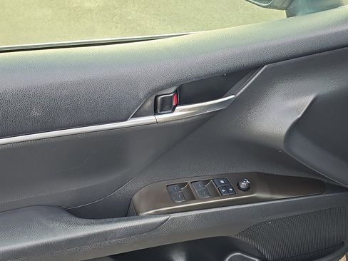 Certified 2022 Toyota Camry LE image 11