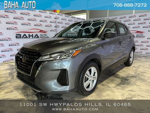 Used 2021 Nissan Kicks S image 1