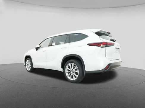 New 2026 Toyota Highlander Limited image 21