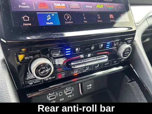 Used 2022 Jeep Grand Cherokee L Overland w/ Luxury Tech Group IV image 36