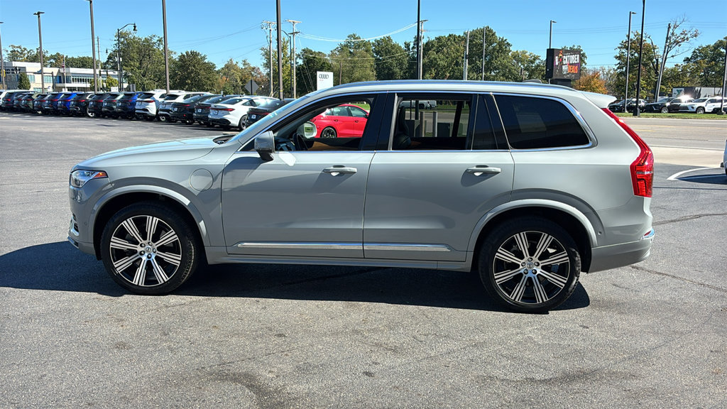 Certified 2025 Volvo XC90 T8 Plus w/ Protection Package AWD/4WD image 3
