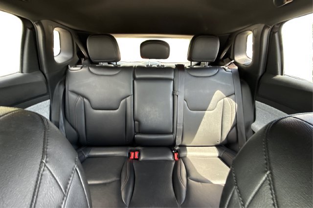 Used 2024 Jeep Compass Latitude AWD/4WD image 14