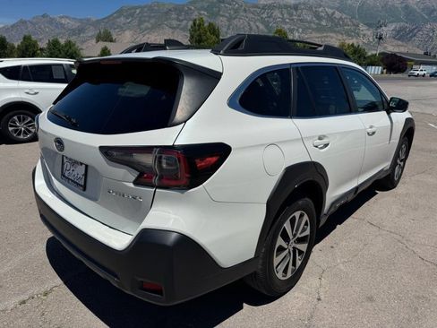 Used 2023 Subaru Outback Premium AWD/4WD image 5