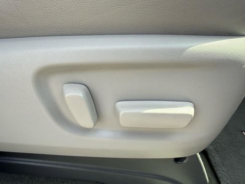 Used 2015 Toyota Sienna XLE w/ XLE Navigation Package FWD image 26
