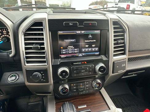 Used 2015 Ford F150 Lariat w/ Equipment Group 502A Luxury image 31