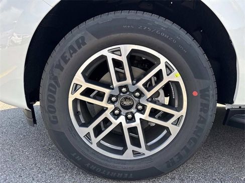 New 2025 Ford Expedition Active image 9