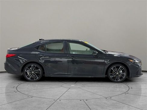 Used 2025 Toyota Camry XSE image 7