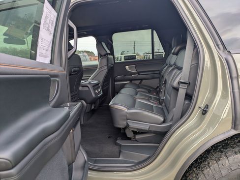 Certified 2025 Ford Expedition Tremor image 31