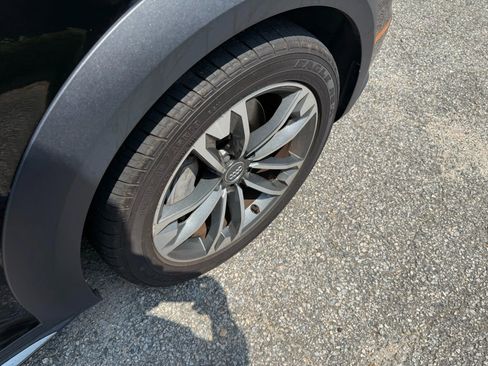 Used 2017 Audi A4 2.0T allroad Premium w/ Convenience Package image 13