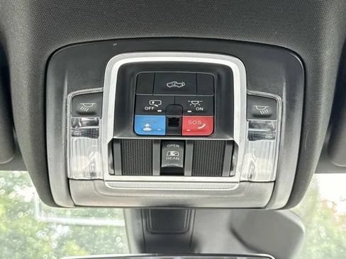 Used 2025 RAM 1500 Laramie AWD/4WD image 19