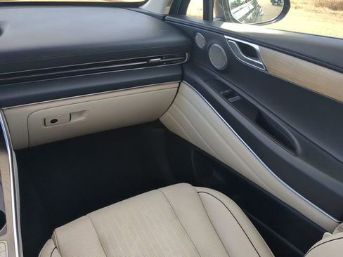 Used 2023 Genesis GV80 2.5T w/ Prestige Package image 16