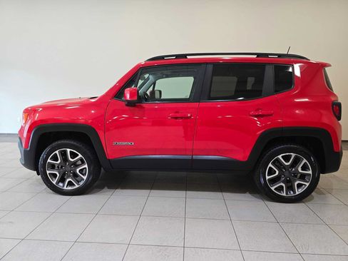Used 2018 Jeep Renegade Latitude w/ Cold Weather Group AWD/4WD image 3