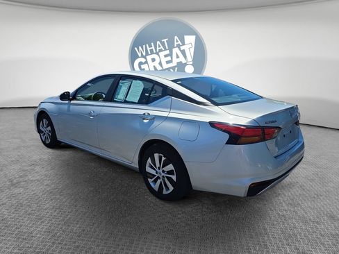 Used 2023 Nissan Altima 2.5 S FWD image 6