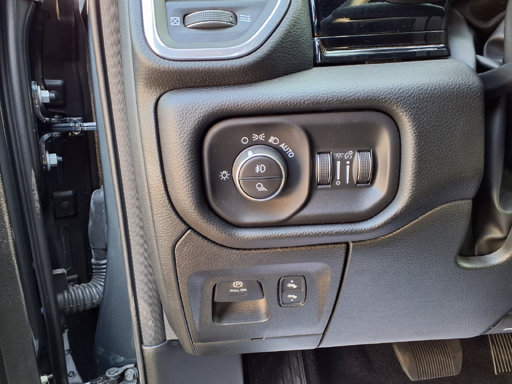 Used 2026 RAM 1500 Laramie AWD/4WD image 13