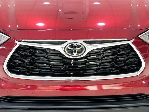New 2026 Toyota Highlander Limited image 4
