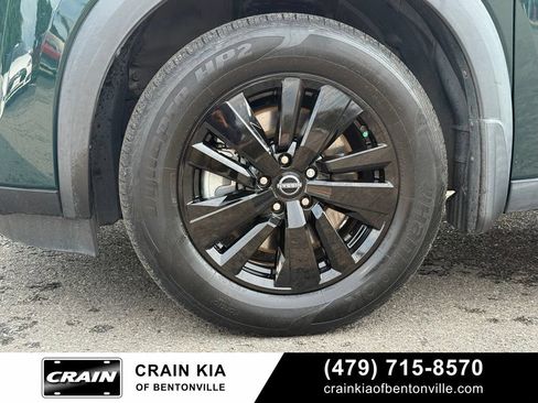 Used 2022 Nissan Pathfinder SL AWD/4WD image 35