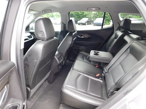 Used 2024 GMC Terrain SLT AWD/4WD image 11