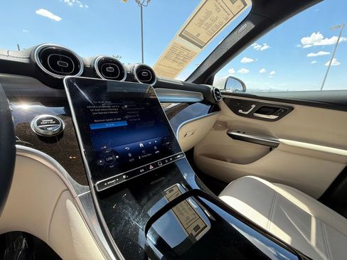 Used 2025 Mercedes-Benz GLC 300 image 18