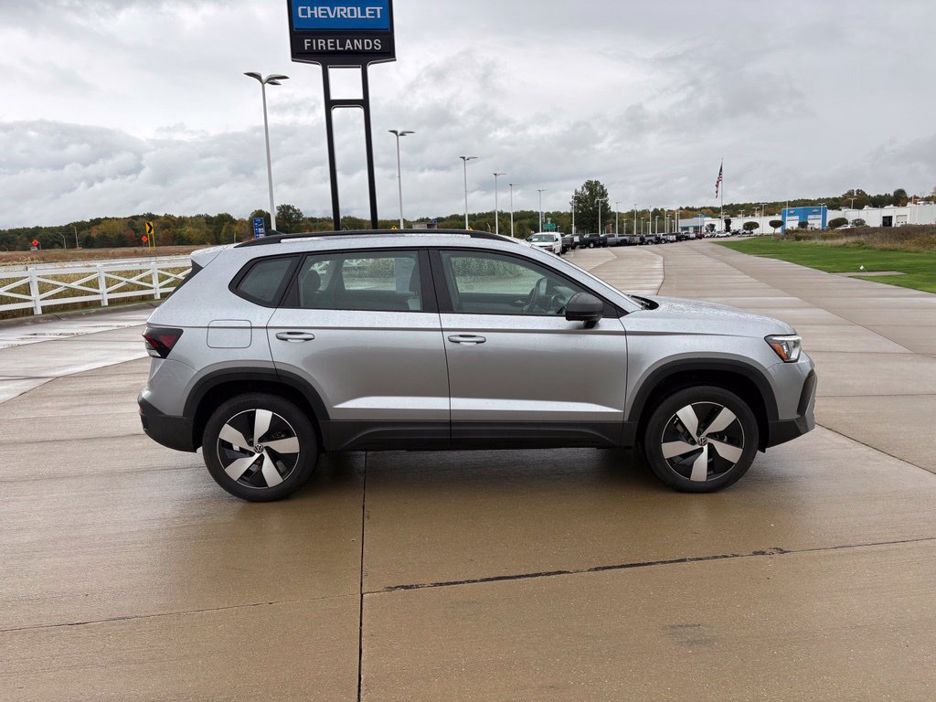 Used 2025 Volkswagen Taos S AWD/4WD image 7