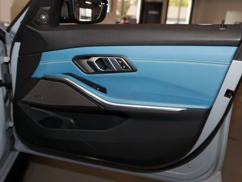 Used 2022 BMW M3 Competition w/ M Carbon Exterior Package image 19