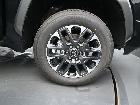 New 2026 Toyota Tundra Limited AWD/4WD image 17